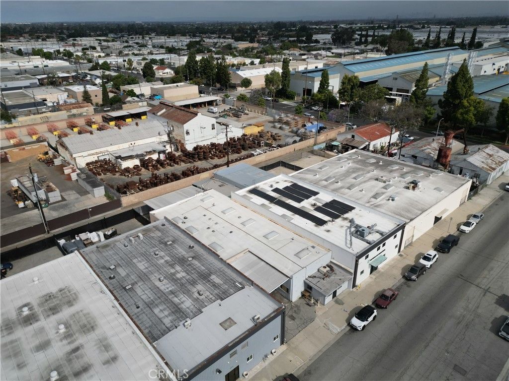 15527 Vermont, Paramount