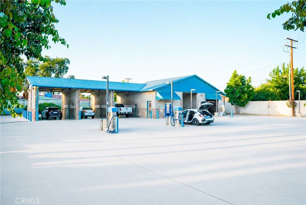 1220 W Houston, Visalia