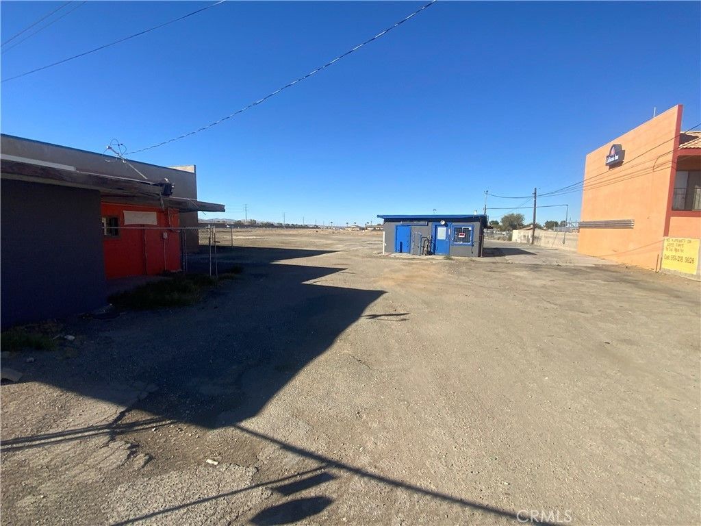 11598 Barlett, Adelanto