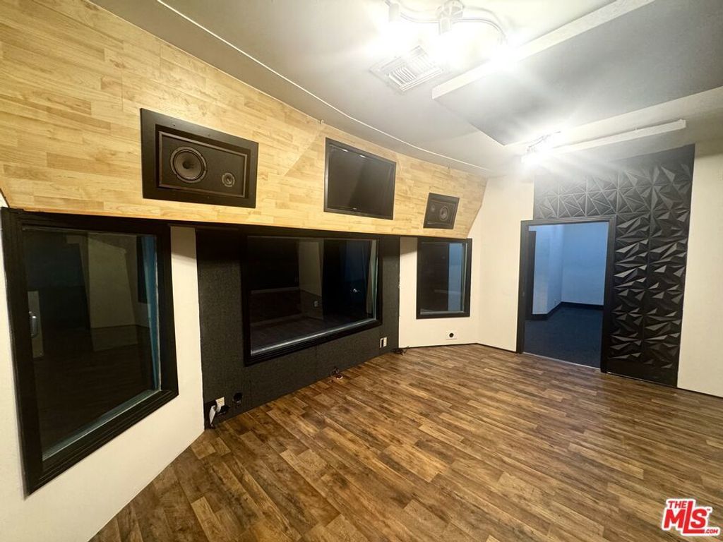 10626 Magnolia Boulevard # 2, North Hollywood