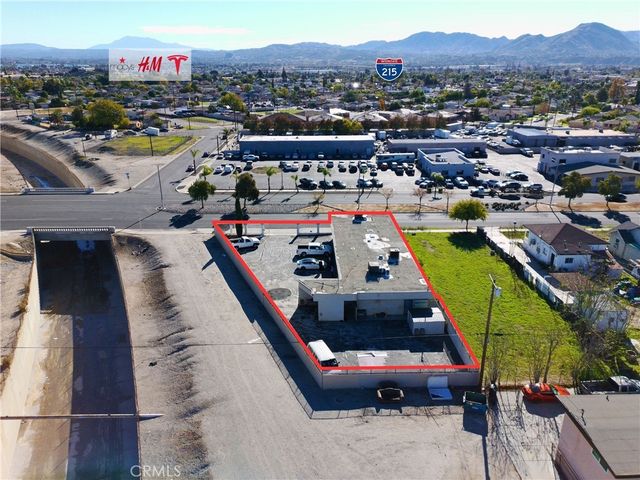 1377 N La Cadena, Colton