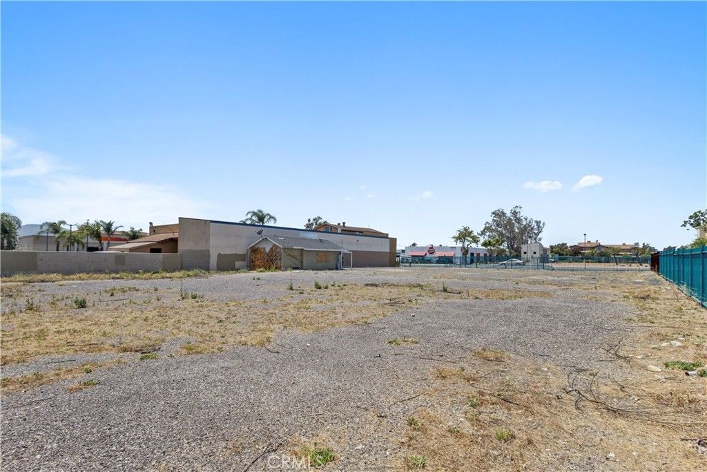 9491 Sierra Avenue, Fontana