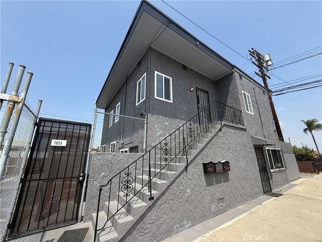 7051 3rd, Los Angeles