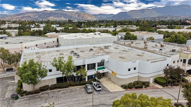 1747 Wright, La Verne