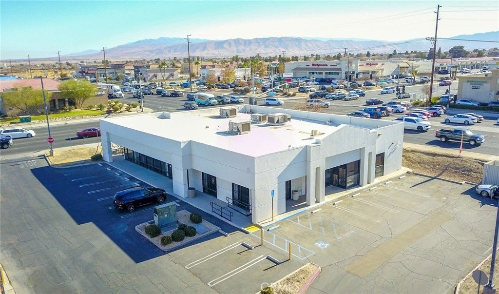 16990 Bear Valley Road, Victorville