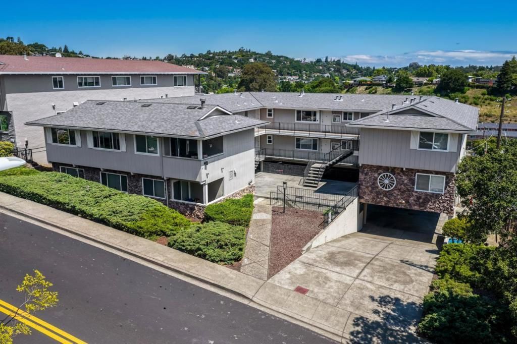1205 Geraldine Way, Belmont
