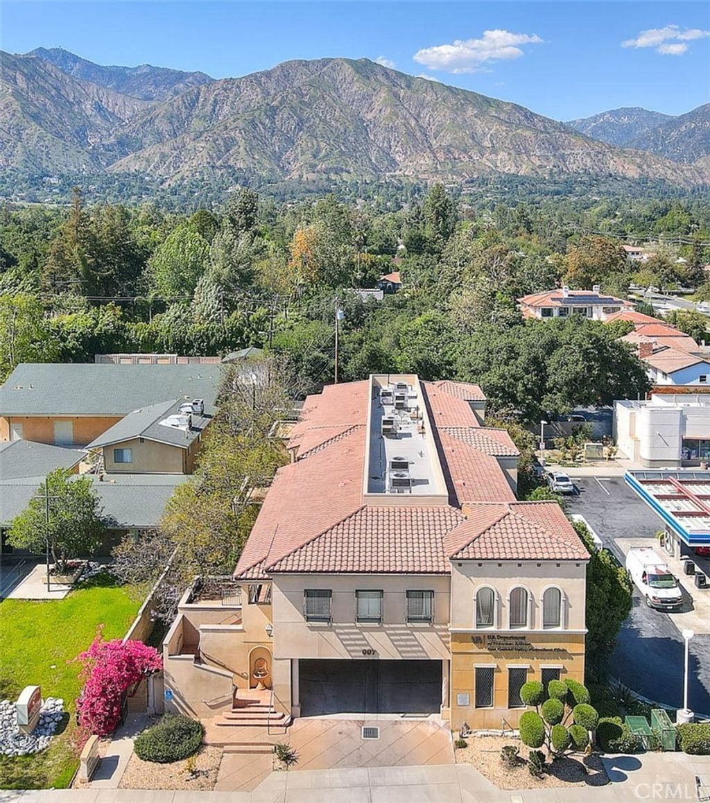 7 W Foothill Boulevard, Arcadia