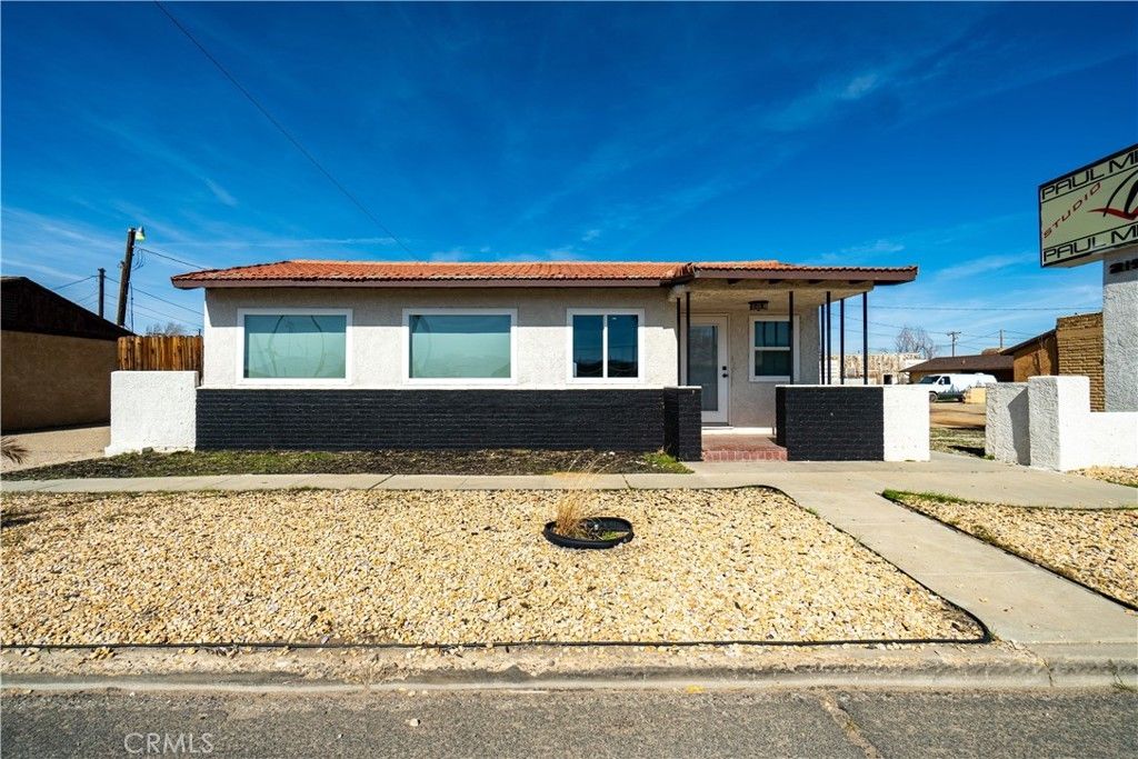21948 Us Highway 18, Apple Valley