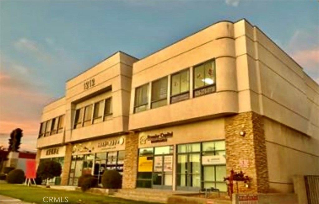 1212 S Atlantic Boulevard # 203, Alhambra