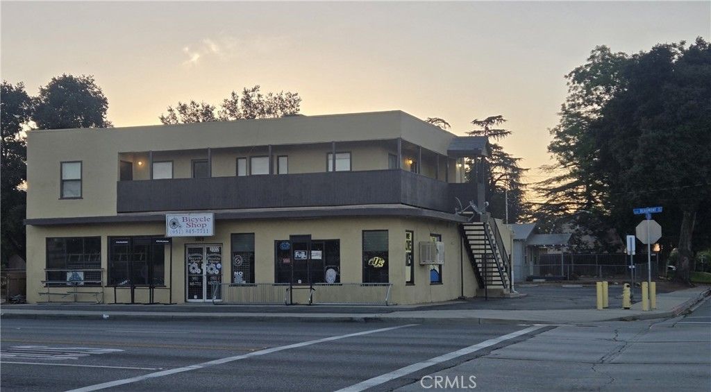 1002 Beaumont, Beaumont