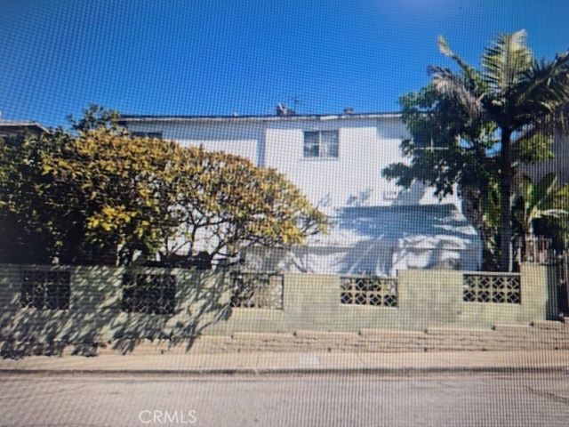 1042 N Market, Inglewood