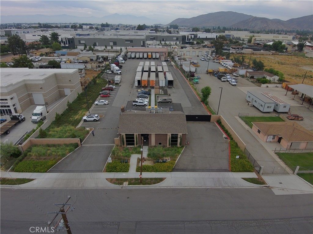 11101 Calabash, Fontana