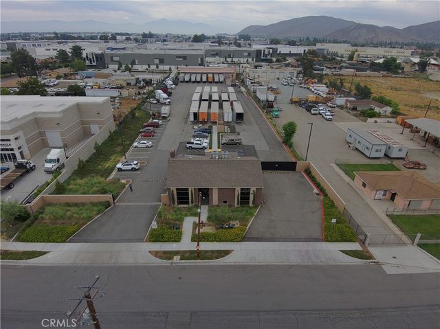 11101 Calabash, Fontana