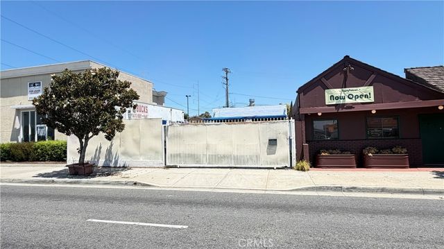 5027 W Rosecrans, Hawthorne