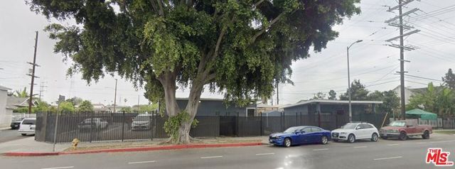 9900 S Central Avenue, Los Angeles