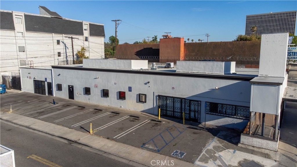 1327 N Main, Santa Ana