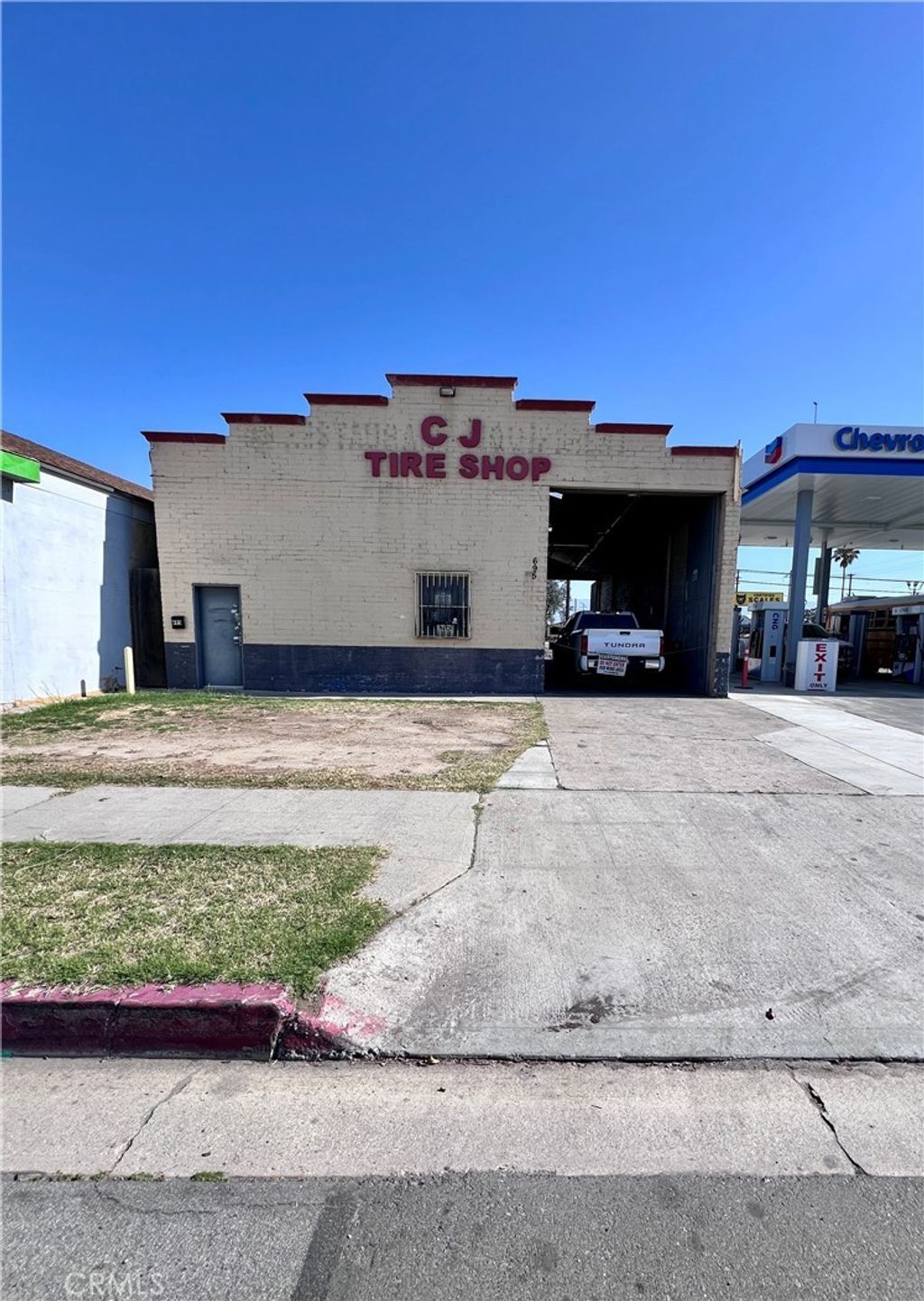 695 E Valley, Colton