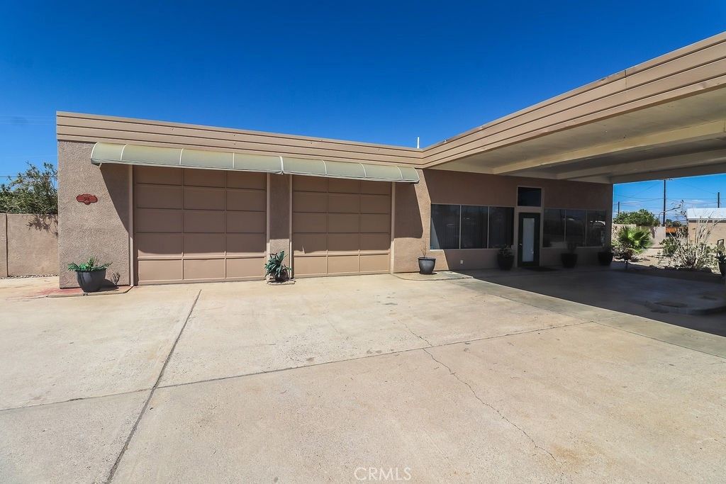 518 W Broadway Street, Needles