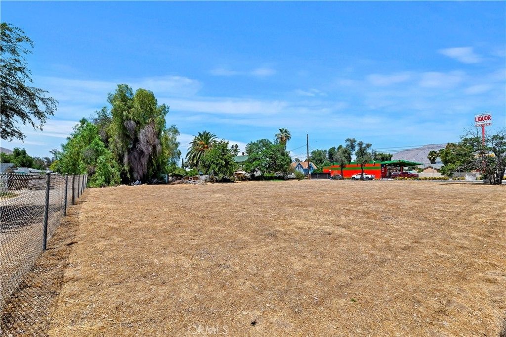 257 Highland Ave., Riverside