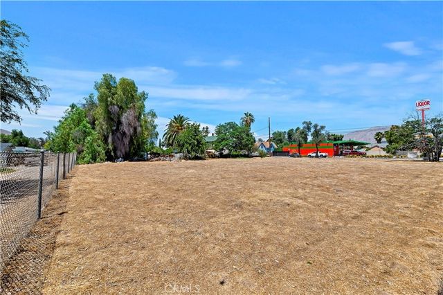 257 Highland Ave., Riverside