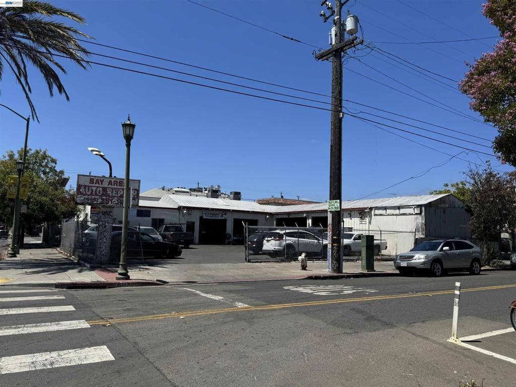 550 E E 12th St, Oakland