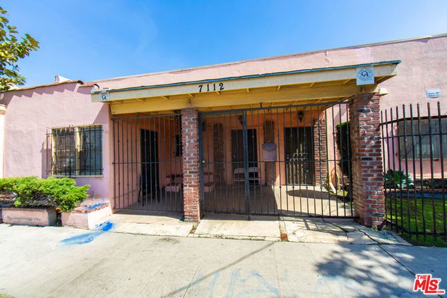 7112 S Victoria Avenue, Los Angeles