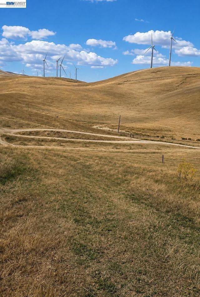 13749 Altamont Pass Rd, Livermore