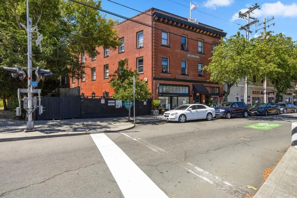 1 W Richmond Avenue, Richmond
