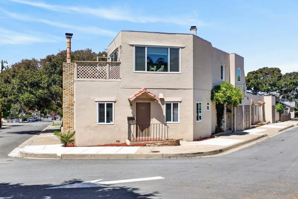 721 9th Street, Pacific Grove