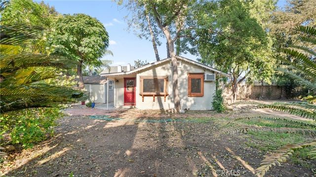 18552 Erwin, Tarzana