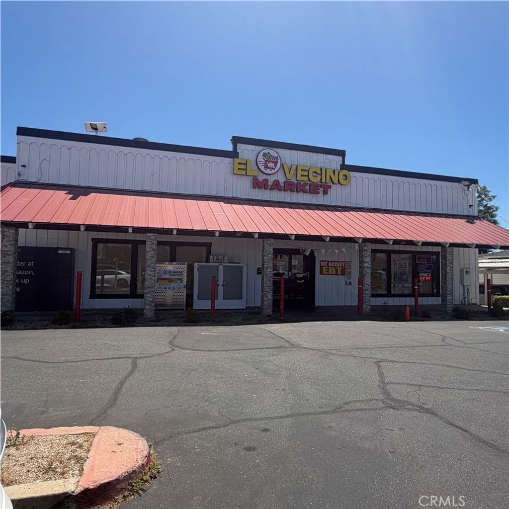 300 W Olive, Madera