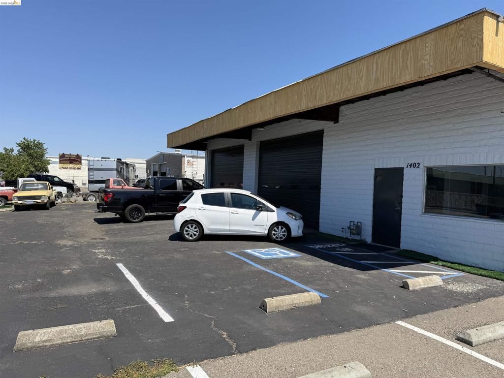 1402 Bourbon St, Stockton