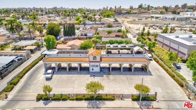 1352 N Santa Fe Avenue, Vista