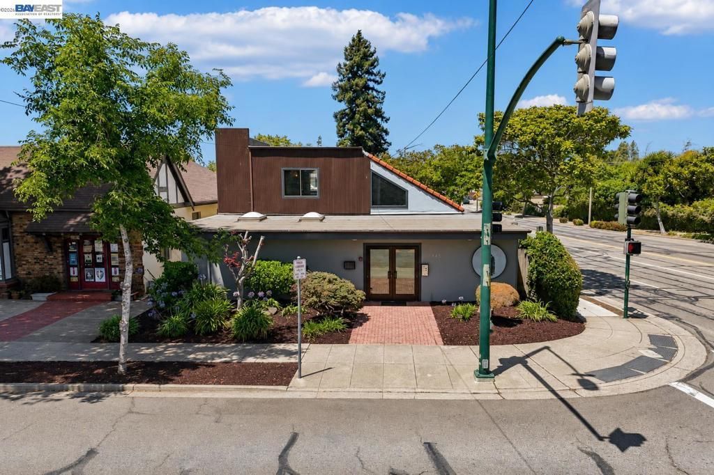 745 Buena Vista Avenue, Alameda