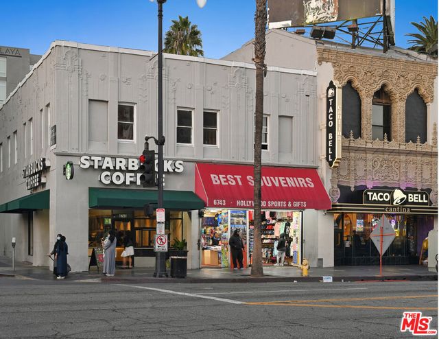 6741 W Hollywood Boulevard, Los Angeles