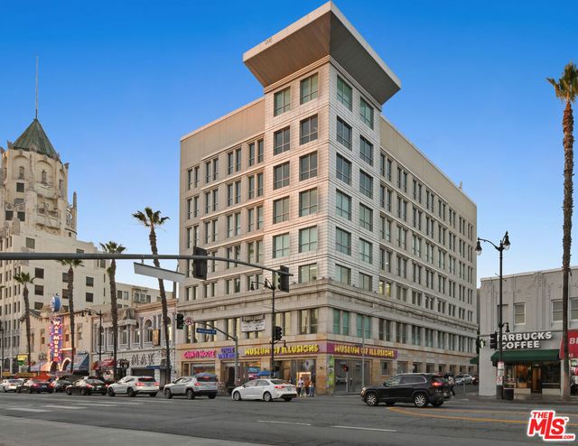 6751 W Hollywood Boulevard, Los Angeles