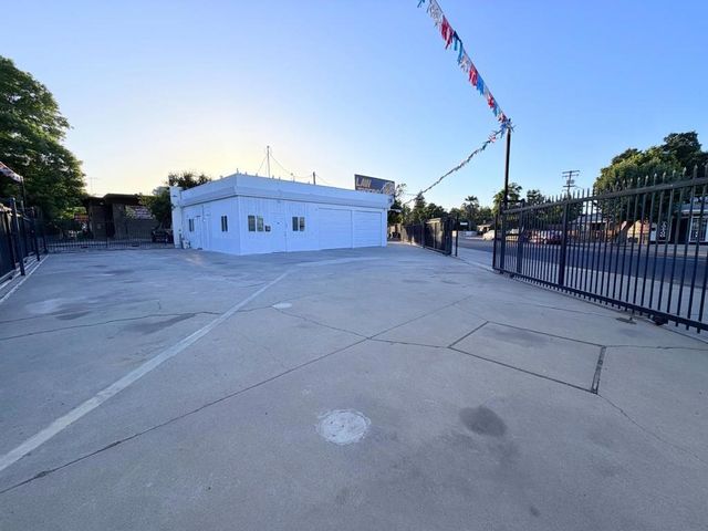 1411 Yosemite Boulevard # 1, Modesto