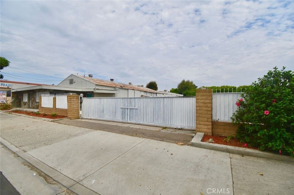 4521 W 1st, Santa Ana