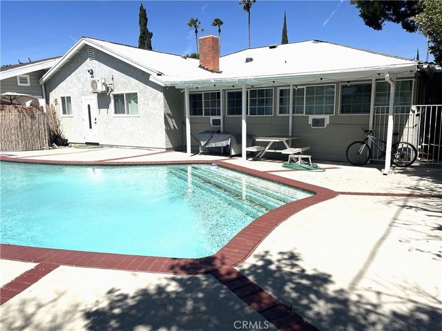 18724 Chase, Los Angeles