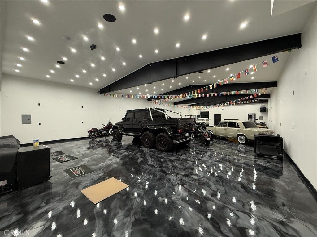 3075 California Street, Burbank