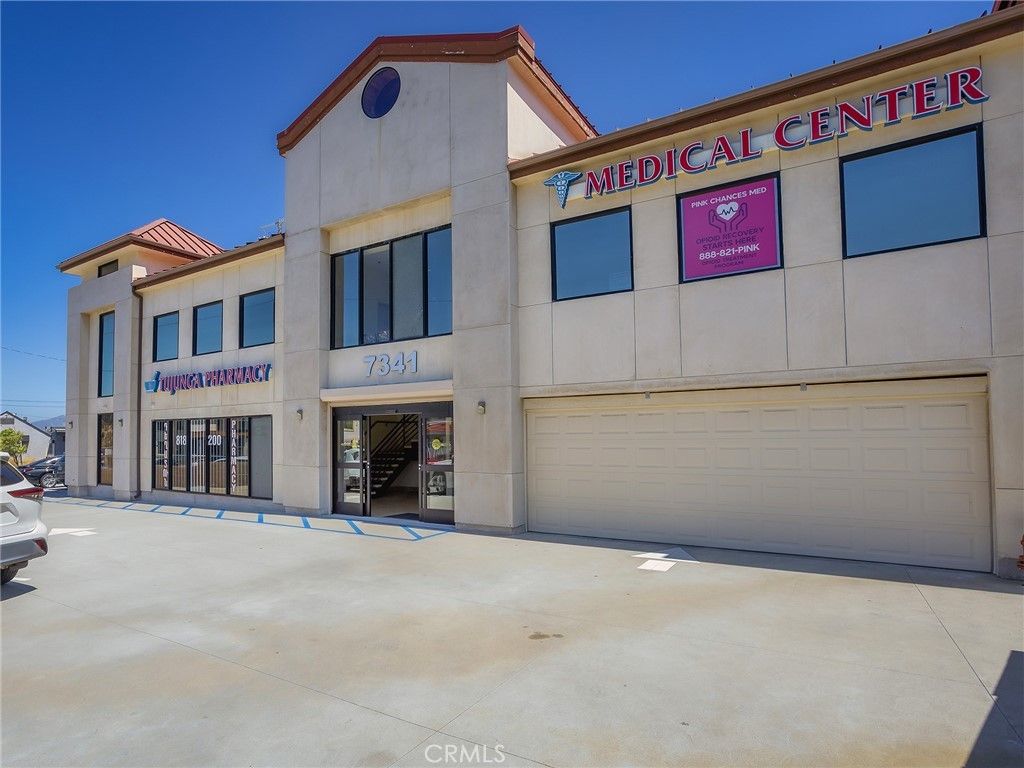 7341 Foothill Boulevard, Tujunga