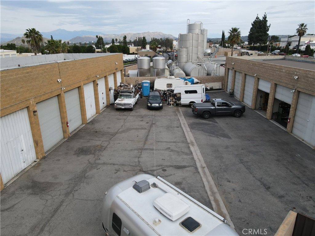 5864 Jasmine Street, Riverside