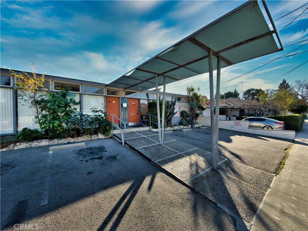 1126 N Flower, Santa Ana