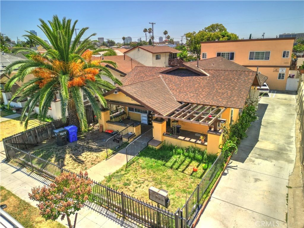 1073 1075 Hoffman, Long Beach