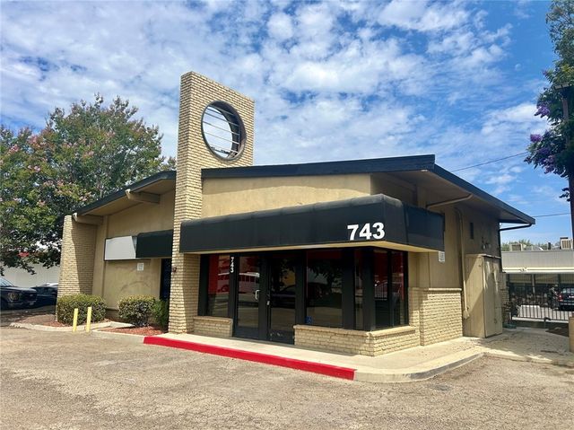 743 E Main, Santa Maria