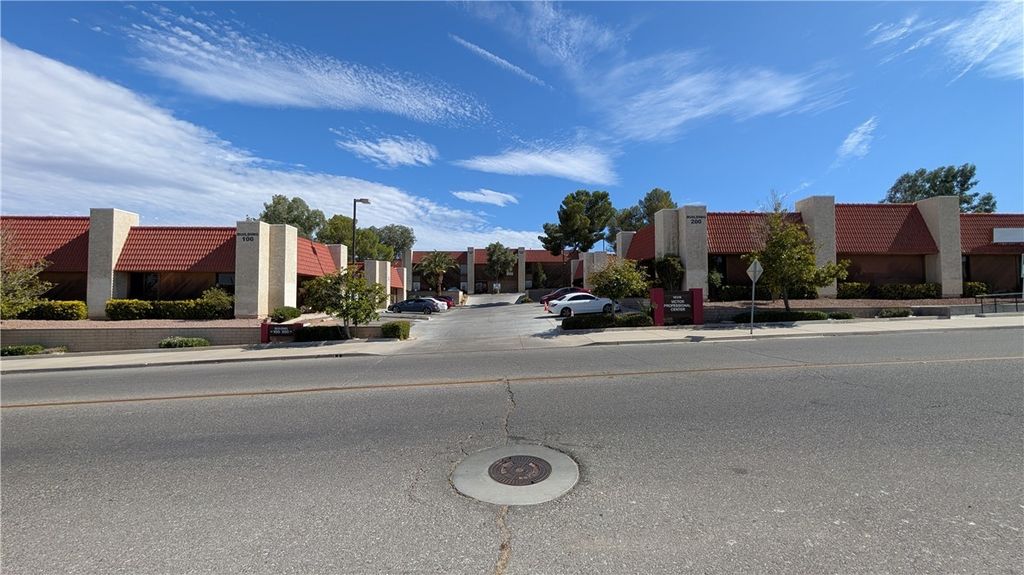 16519 Victor # 327, Victorville