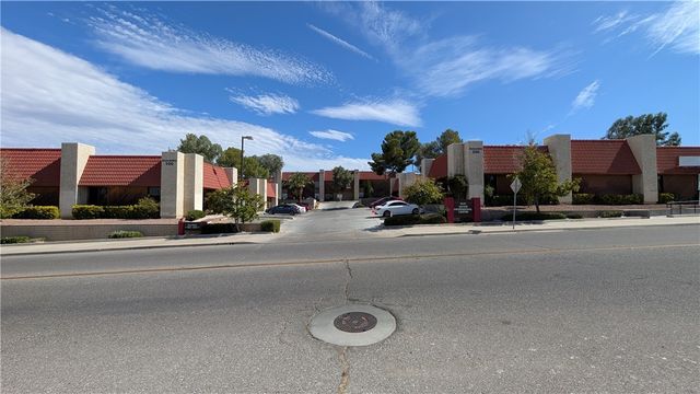 16519 Victor # 327, Victorville