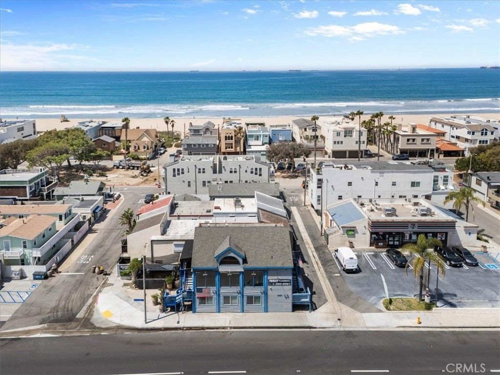 16927 Pacific Coast, Sunset Beach