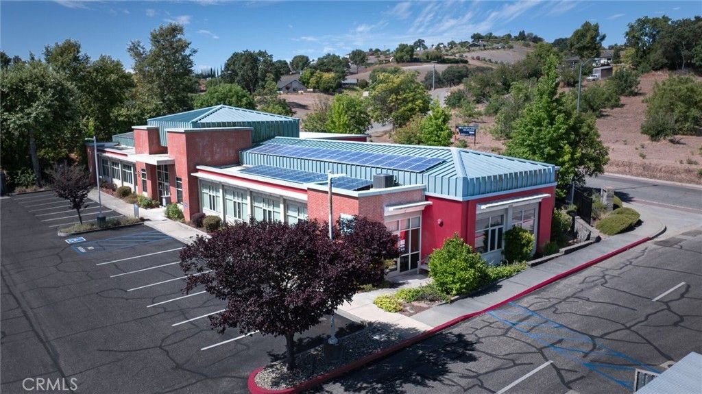 102 S Vine, Paso Robles