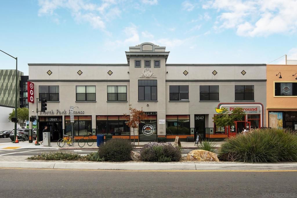 3047 University Ave, Other